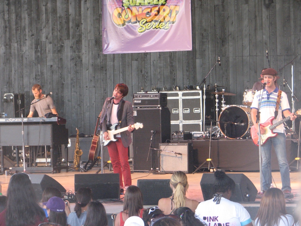 2009/07(July)/Drake_Bell/1024x768_20100206 244.JPG